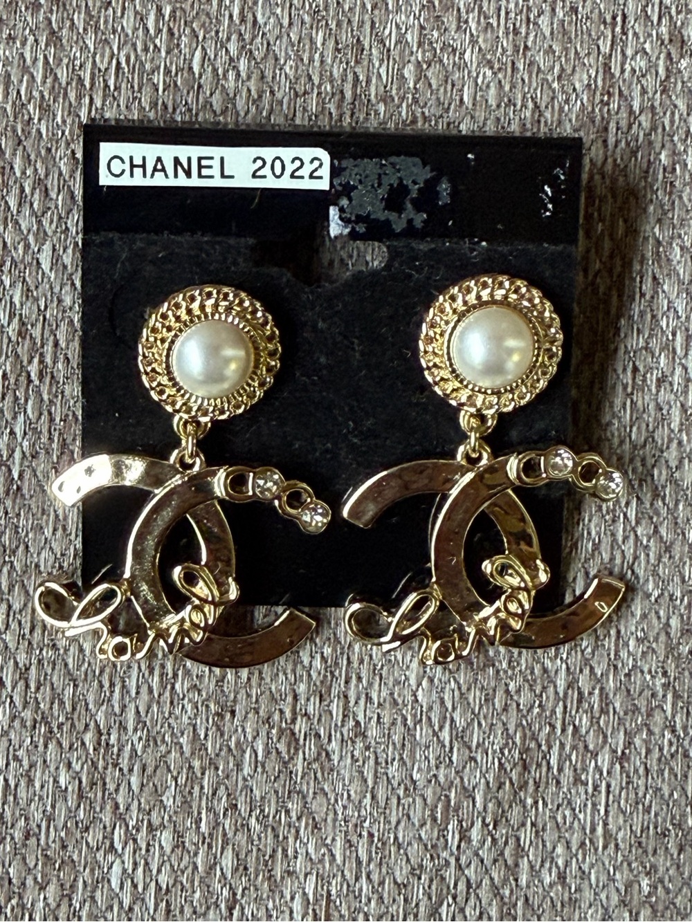 CHANEL Metal Pearl Crystal Coco Script CC Drop Earrings Gold - Picture 2 of 5